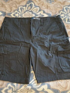 Old Navy Dark Gray Cargo Shorts Size 40 Tall